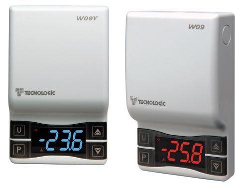 Kompaktní nástěnný termostat Tecnologic W09 HR s 8A relé a červeným displejem